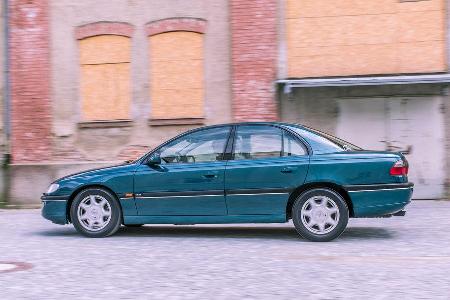 Opel Omega B Mv6, Seitenansicht