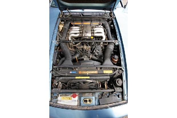 Porsche 928 S, Motor