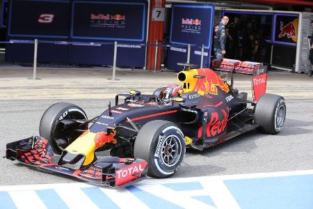 Daniil Kvyat - Red Bull - Formel 1-Test - Barcelona - 24. Februar 2016