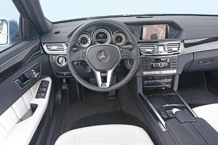Mercedes E 350 Bluetec, Cockpit
