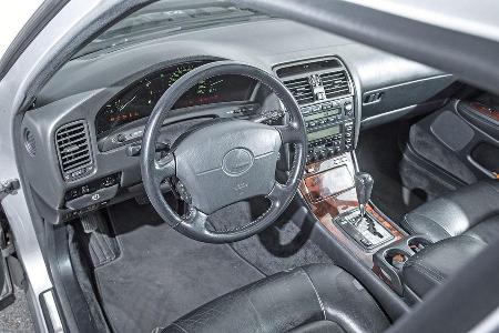 Lexus LS 400, Cockpit