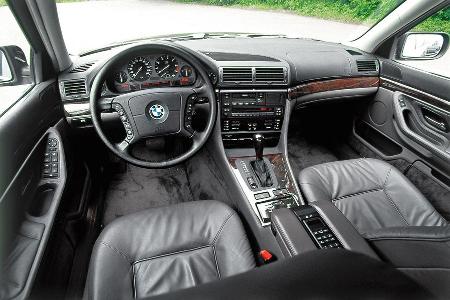 BMW 740i (E38), Cockpit