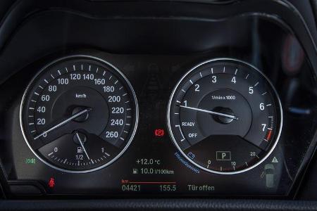 BMW 220i Active Tourer, Rundinstrumente