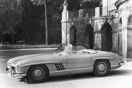 Die Anfänge der SL-Historie: Hier der Mercedes 300 SL Roadster, 1957 bis 1963.