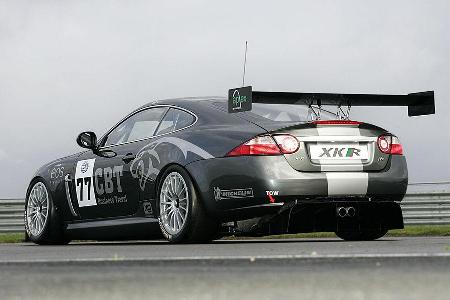 Für die endgültige technische Einstufung muss der XKR erst zu den Monza-Tests Ende Februar antreten.