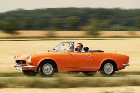 Fiat 124 Sport Spider, Seitenansicht