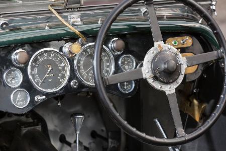 Aston Martin MK II, Lenkrad, Rundinstrumente