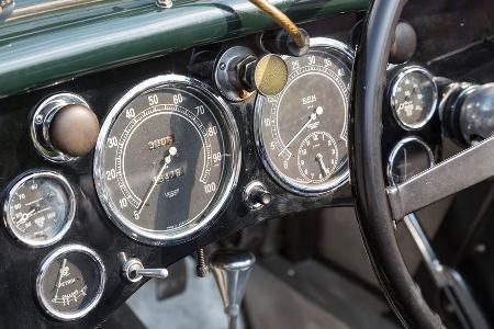 Aston Martin MK II, Lenkrad, Rundinstrumente