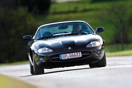 Jaguar XK8 (X100), Frontansicht