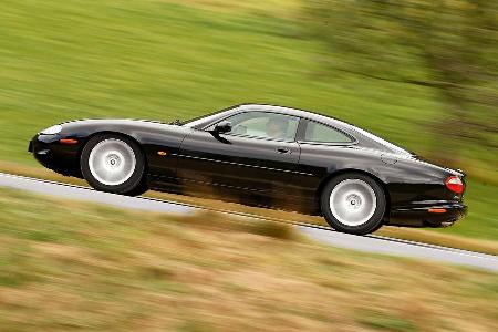 Jaguar XK8 (X100), Seitenansicht