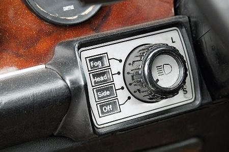 Daimler Double Six, Lichtschalter