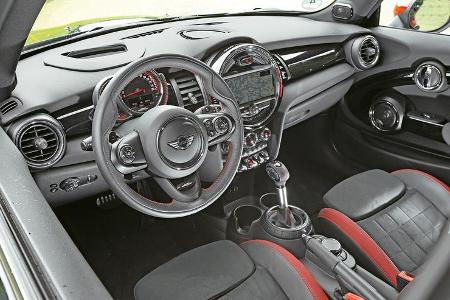 Mini JCW, Cockpit