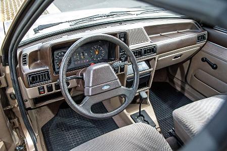 Ford Orion 1.6 GL, Cockpit