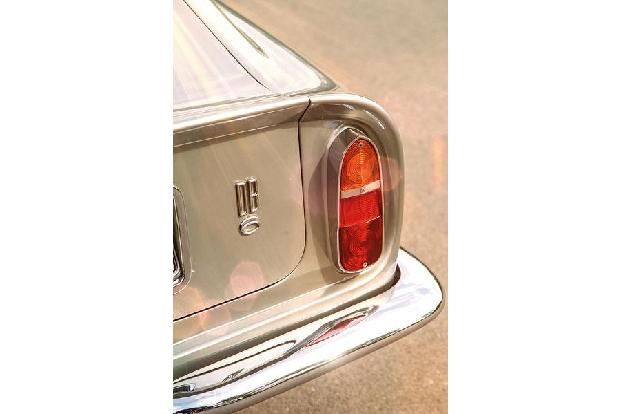 Aston Martin DB6, Heckleuchte