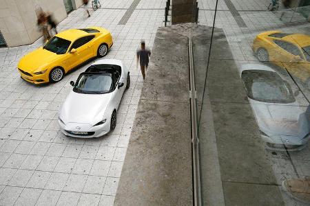 Ford Mustang GT 5.0, Mazda MX5 Skyaktiv G 131, Draufsicht Ford Mustang GT 5.0, Mazda MX5 Skyaktiv G 131, Draufsicht