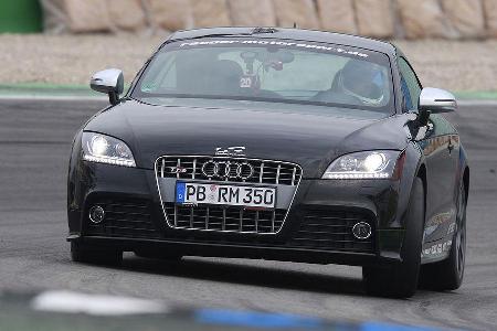 Anders als im Supertest rollte der Audi auf betagten Pirelli P Zero Rosso Reifen ins Fahrerlager.