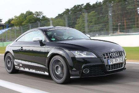 Hier operiert das sportliche Coupé wieder mit der Serienbereifung.