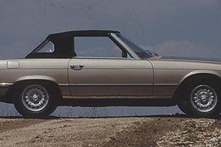Die 107-Baureihe läutete im Frühjahr 1971 der Roadster ein.