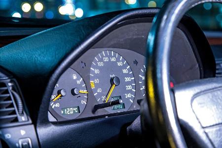 Mercedes C 180, Rundinstrumente