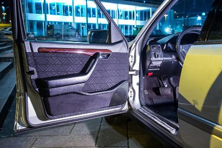 Mercedes C 180, Trinnenseite