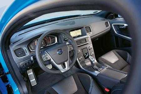 Volvo V60 Polestar, Cockpit