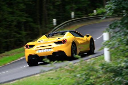 Ferrari 488 Spider, Heckansicht