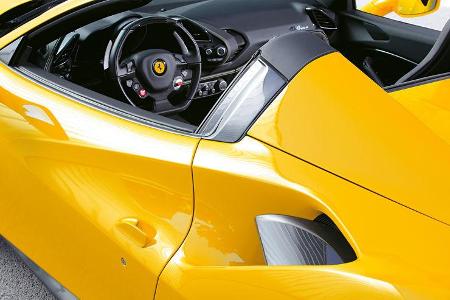Ferrari 488 Spider, Cockpit
