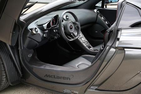 McLaren 650S Spider, Cockpit