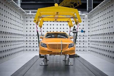 Technologiezentrum Fahrzeugsicherheit (TFS) Daimler, Crashtest