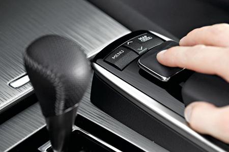 Lexus GS 450h, Joystick