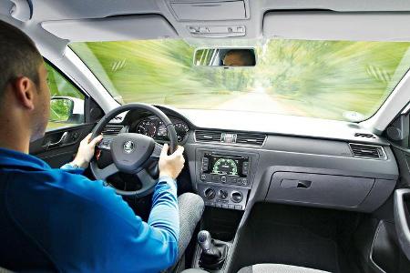 Skoda Rapid 1.2 TSI Green Tec, Cockpit, Lenkrad