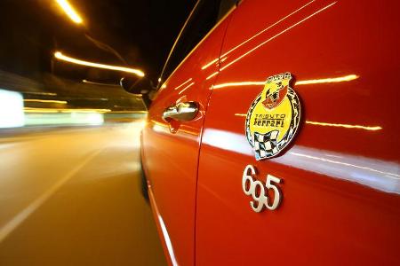 Fiat Abarth 695 Tributo Ferrari, Seitenlinie