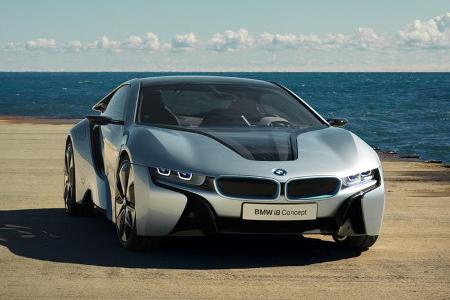 Der BMW i8 ist als Sportwagen konzipiert. Als Plug-in-Hybrid schlagen in ihm zwei Antriebsherzen.