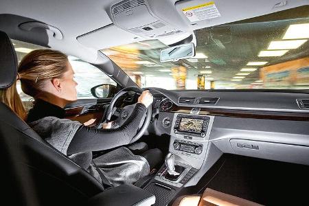 0111, ams 02/2011, VW Passat 1.8 TSI Limousine, Innenraum