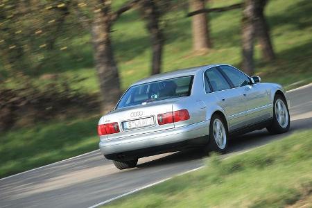 Youngtimer-Fahrbericht-Audi-A8-4.2-Heck