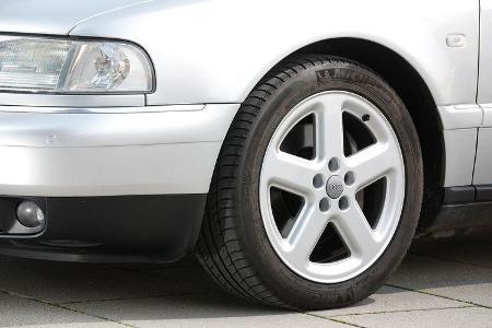 Youngtimer-Fahrbericht-Audi-A8-4.2-Felge