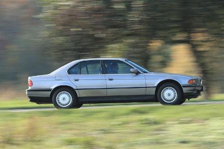 Youngtimer-Fahrbericht-BMW-740i-Seite
