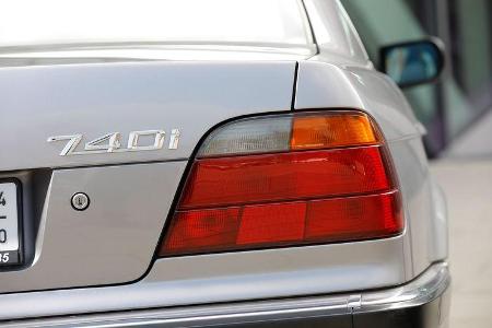 Youngtimer-Fahrbericht-BMW-740i-Heck