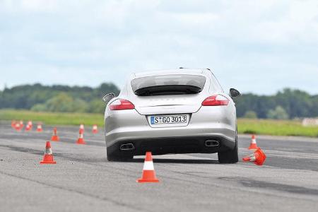 Porsche Panamera Diesel, Heck, Slalom