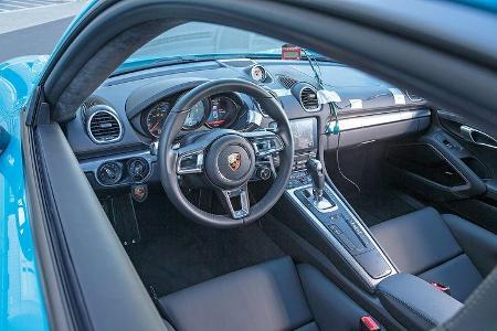 Porsche 718 Cayman S, Cockpit