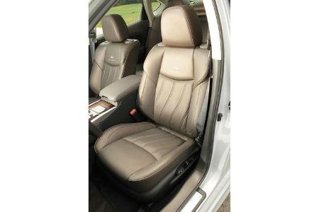 Infiniti M35h GT, Fahrersitz