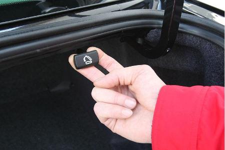 VW Jetta, Rückbank-Entriegelung