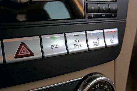 Mercedes 250 CDI, Detail, Steuerknöpfe, Steuerelemente