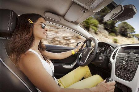 Opel Astra GTC, Innenraum, Cockpit