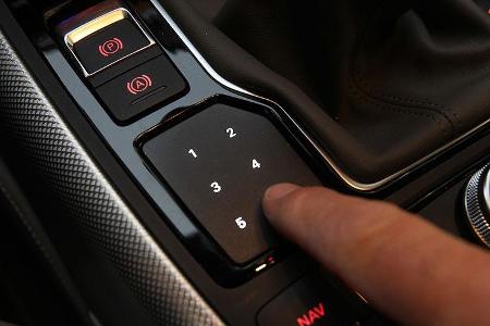 Audi A6 2.0 TDI, Cockpit, Bedienfeld, Mittelkonsole