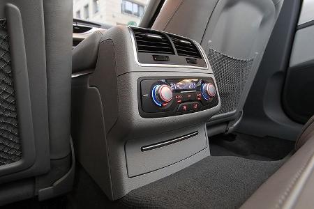 Audi A6 2.0 TDI, Inneraum, Konsole hinten