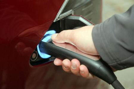 Ladestecker Tesla Elektroauto Ladestecker Tesla Elektroauto