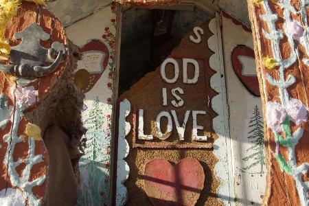 Salvation Mountain Cars, Truck