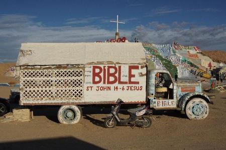 Salvation Mountain Cars, 1939er White Truck