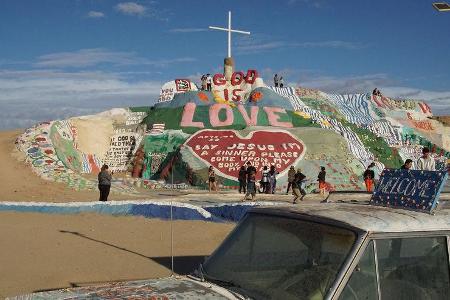 Salvation Mountain Cars, Jeep Grand Wagoneer